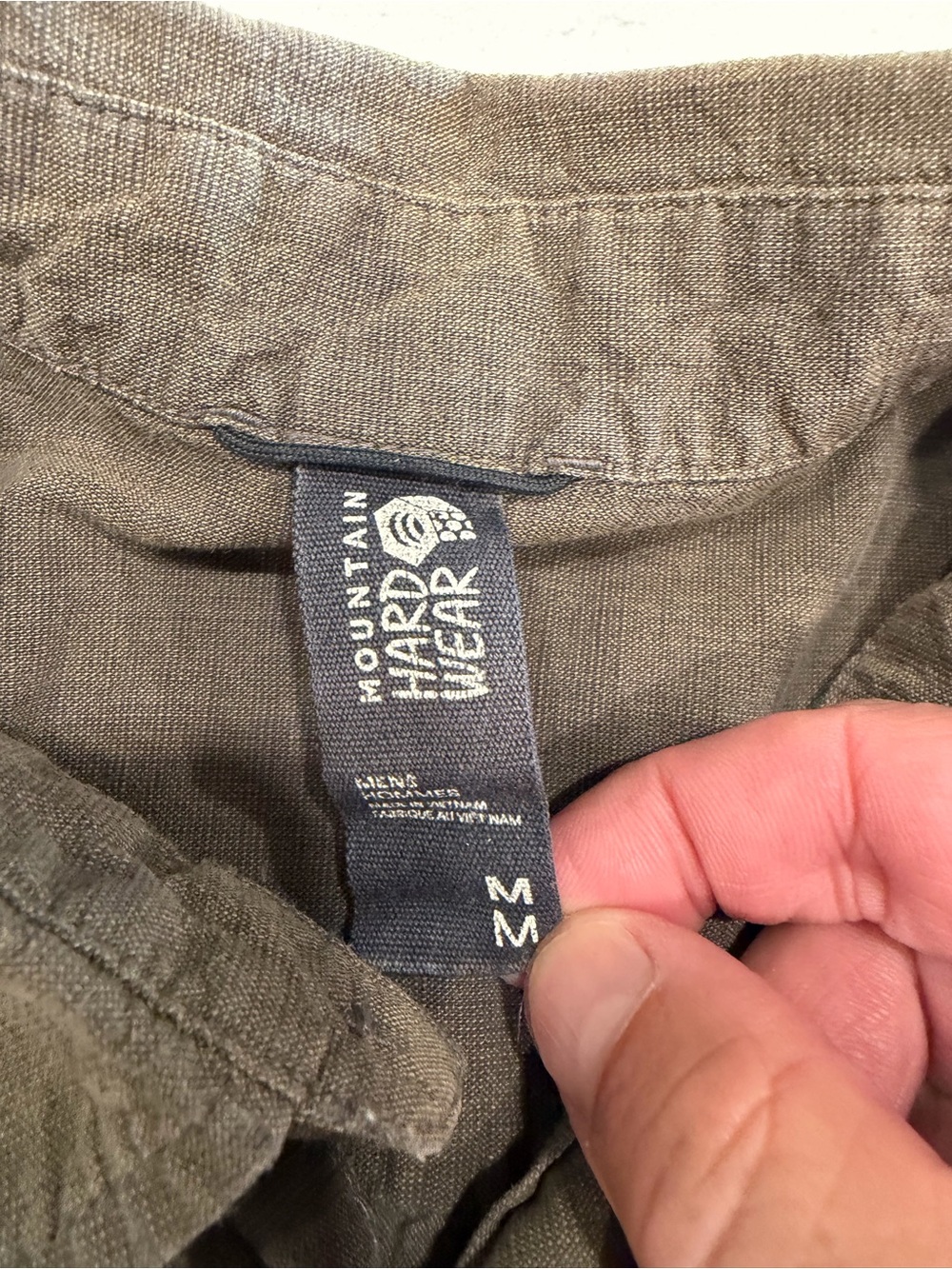 Mountain Hardwear Men's Short-Sleeve Button-Down Shirt in Olive - Medium - Picture 4 of 7